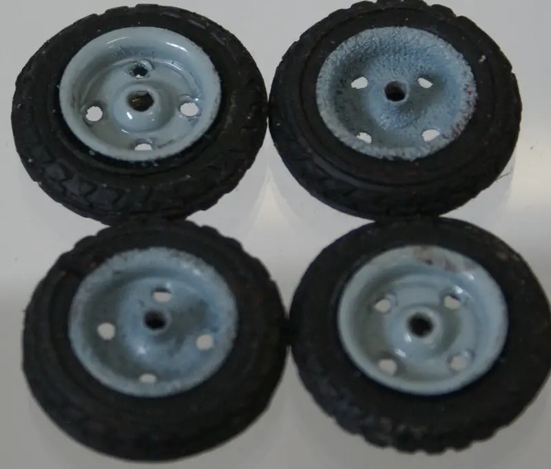 1-3/8" X 1/4" Vintage Toy Wheels   Red Or Gray Hubs Your Choice 2