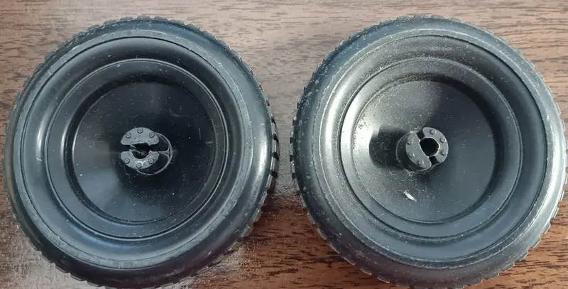 2-1/2" Erector Black Plastic Wheel Gilbert Erector 1