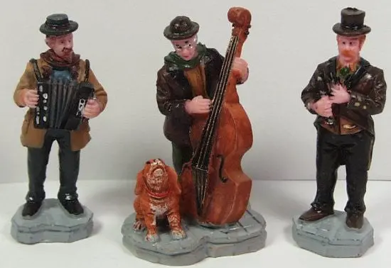3 Street Musicians & Dog 2-1/2 In. Train Figures : 1