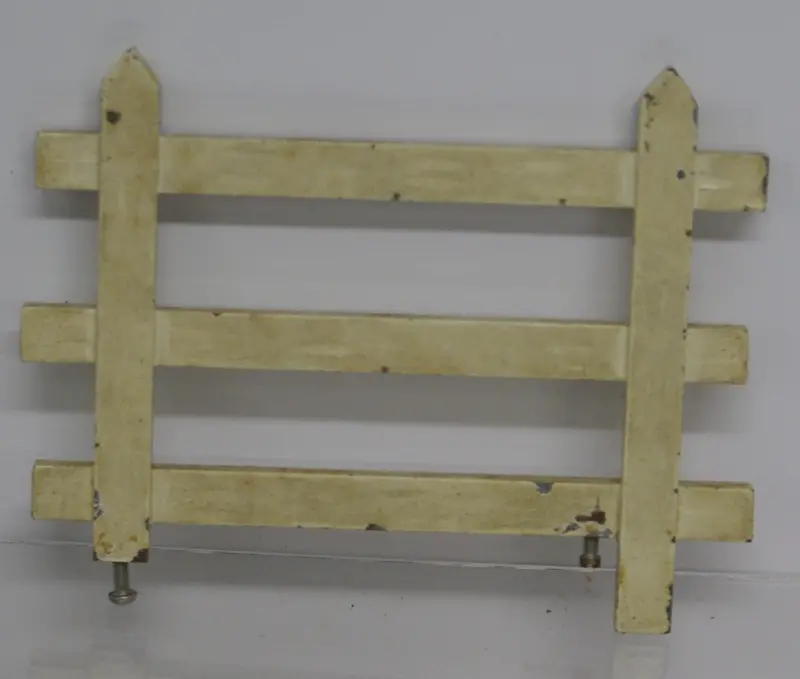 Cast Metal Stake Truck Gate. Cream Color 5 X 4" 1