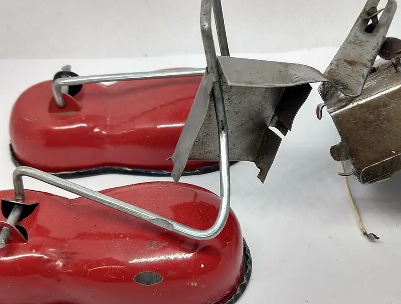 Copy Of Smoking Grandpa Battery Operated Toy Part : Feet And Motor With Bellows 1