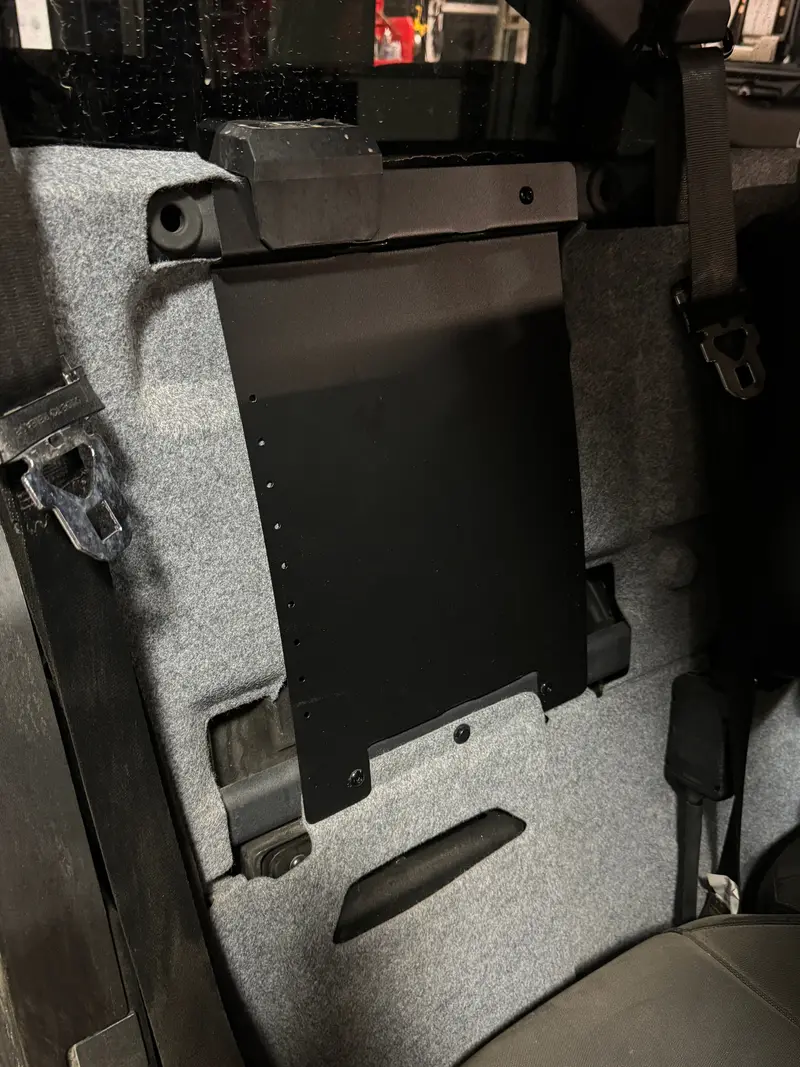 Defender Amp Plate 1