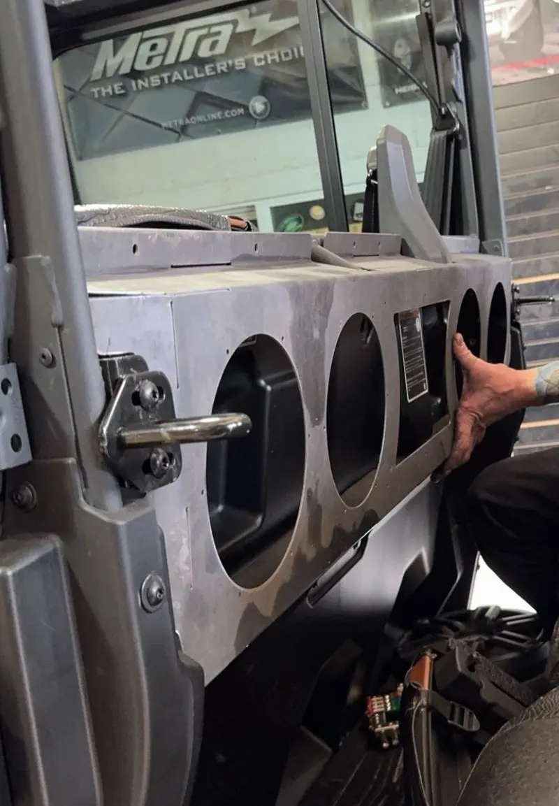 Defender Back Of Front Seat Audio Panel 1