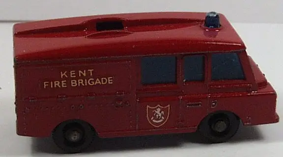Early Matchbox Reg. Wheels #57C Land Rover Fire Engine 1