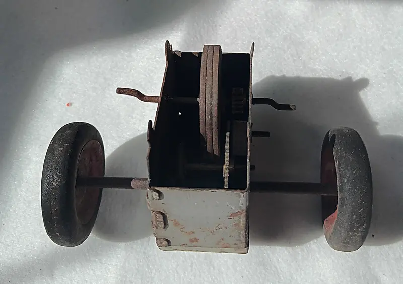 Friction Motor With Axle And Wheels. 1