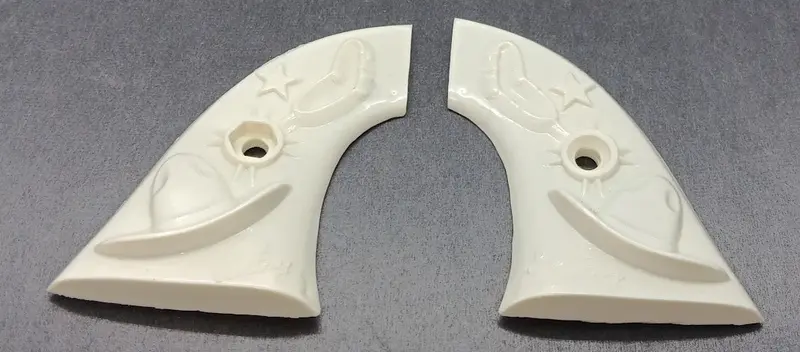 Hubley Six Shooter Cowboy Gene Autry Cap Gun Grips Cream With Hat/Spur Detail 1