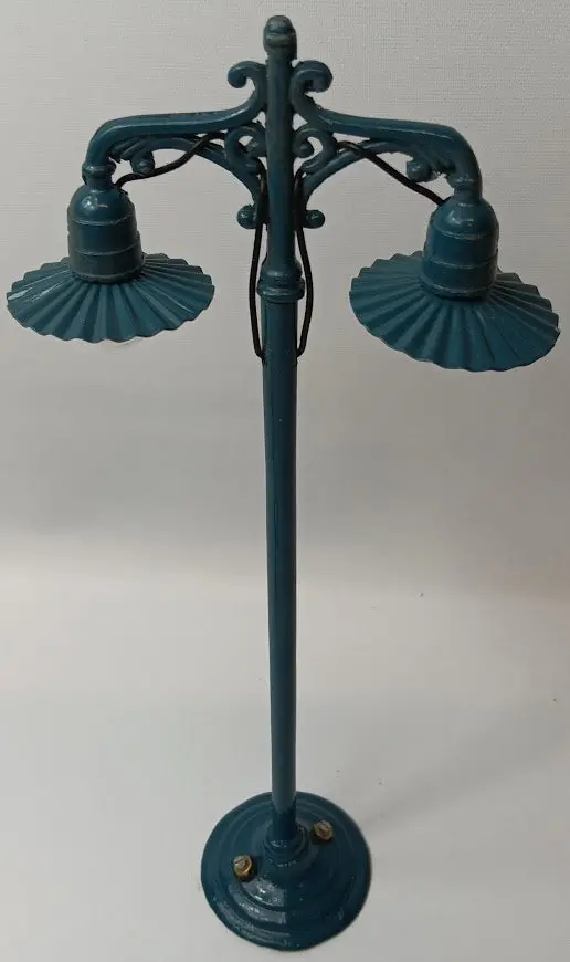 Ives Style Street Lights Replacement Cast Electric Lights With Bulbs. 1