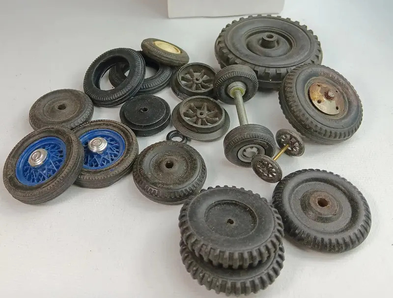 Large Lot Of Original Toy Wheels And Hubs. Various Makes And Sizes. 1