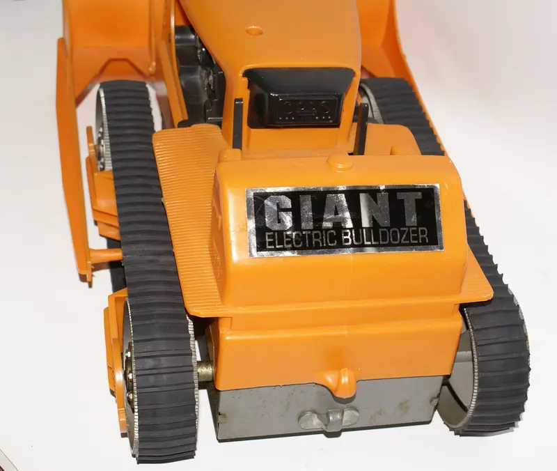 Marx Giant Electric Bulldozer : Set Of Rubber Replacement Tracks. 30" 1