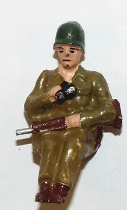 Military Figure 2 1/8" : Hauser Arnold Tipp . 1