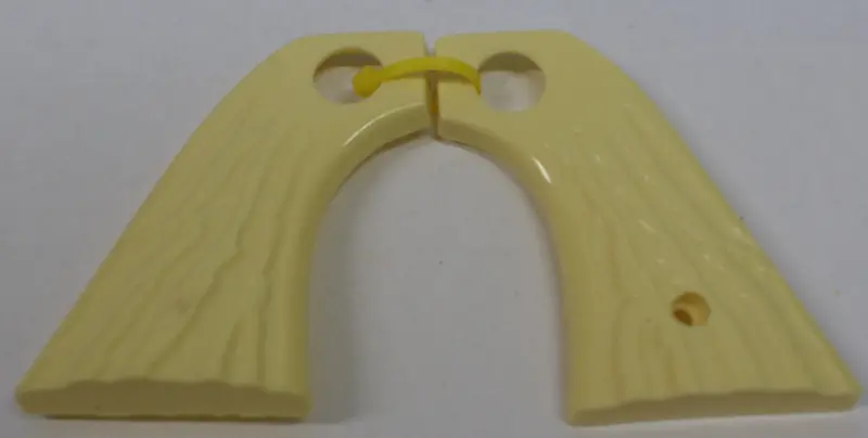 Nichols Mustang 500. Horn Pattern Grips 3" Cream 1