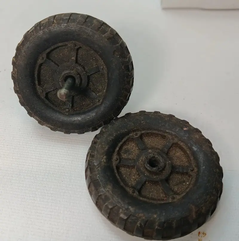 Original 2" Toy Truck Tires And Axle.  Buddy L Wyandotte Etc. 1