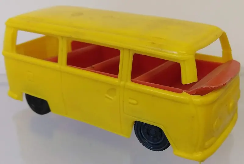 Plastic Toy Bus Good For Parts Or Wheels. 1