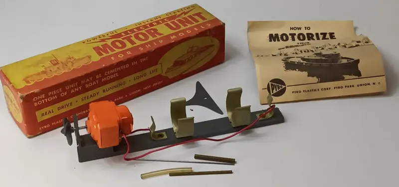 Pyro Plastics Boat Motor Unit Battery Holder. 7" Elec. Motor Unit #239 1