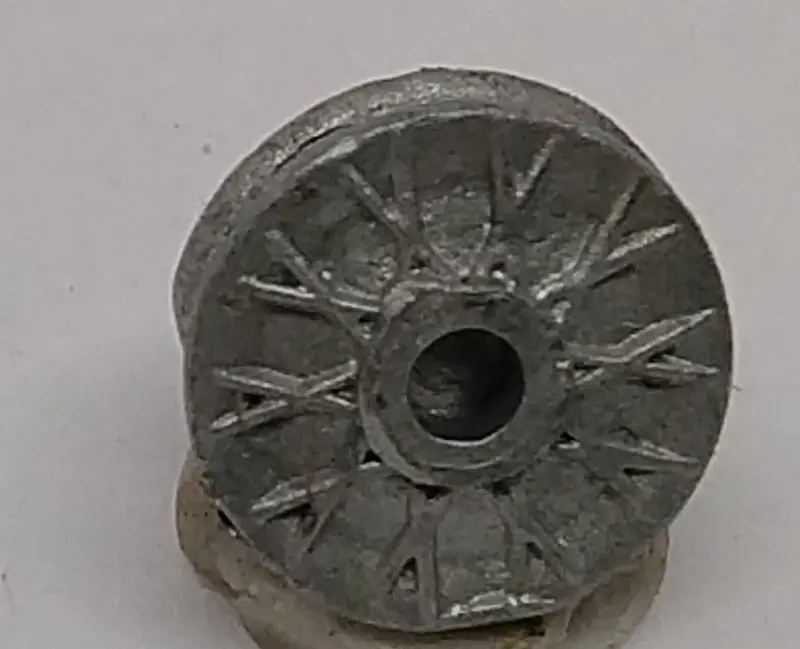 Small Cast Vintage Toy Hub 3/8" 1