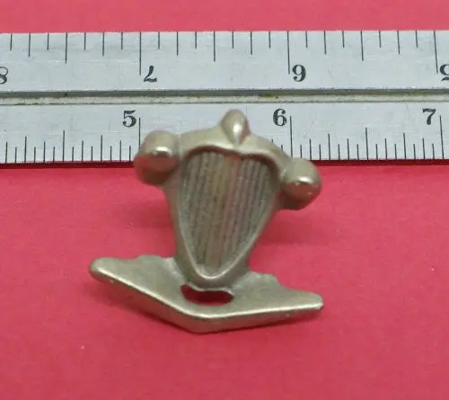 Small Grill : Hubley Sedan Cast Iron 1
