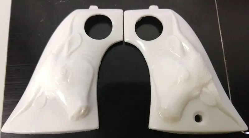 Steer Head Hubley Texan Jr. Grips 2.5" X 1-3/4" At The Base. 1