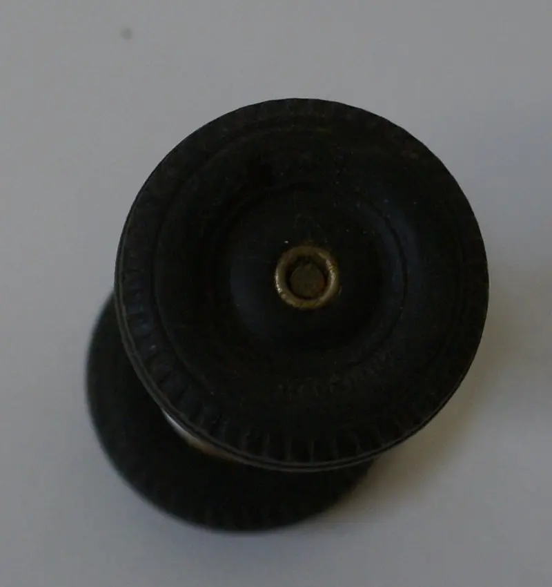 Toy Wheel And Axle With 1-5/8" Wheel 1