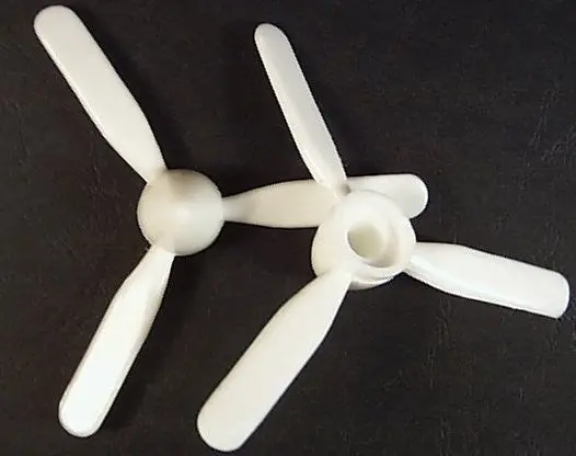 Vertol Liner Japanese Toy Airplane 3 Blade Propeller  3-1/8Th 3