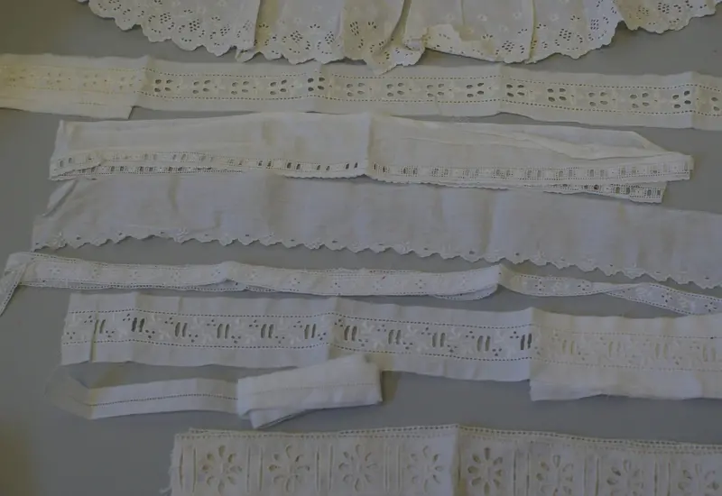 Vintage Lace Broderie Anglaise Pieces. 1