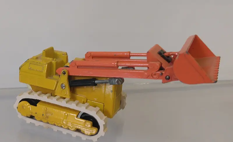 Vintage Matchbox King Series Caterpillar Tractor Replacement Tracks.  Set Of 2. 1