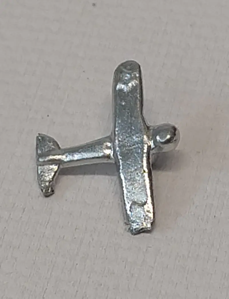 Vintage Tootsietoy Airplane 5/8" Wingspan : Aircraft Carriers And Navy Boats 1