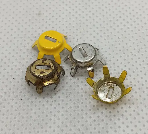 Vintage Toy Wheel Clips Set Of Four 1